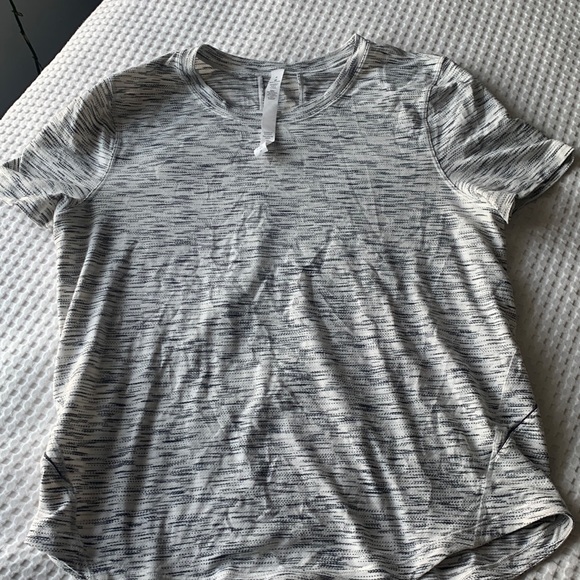 lululemon athletica Tops - Lululemon blouse